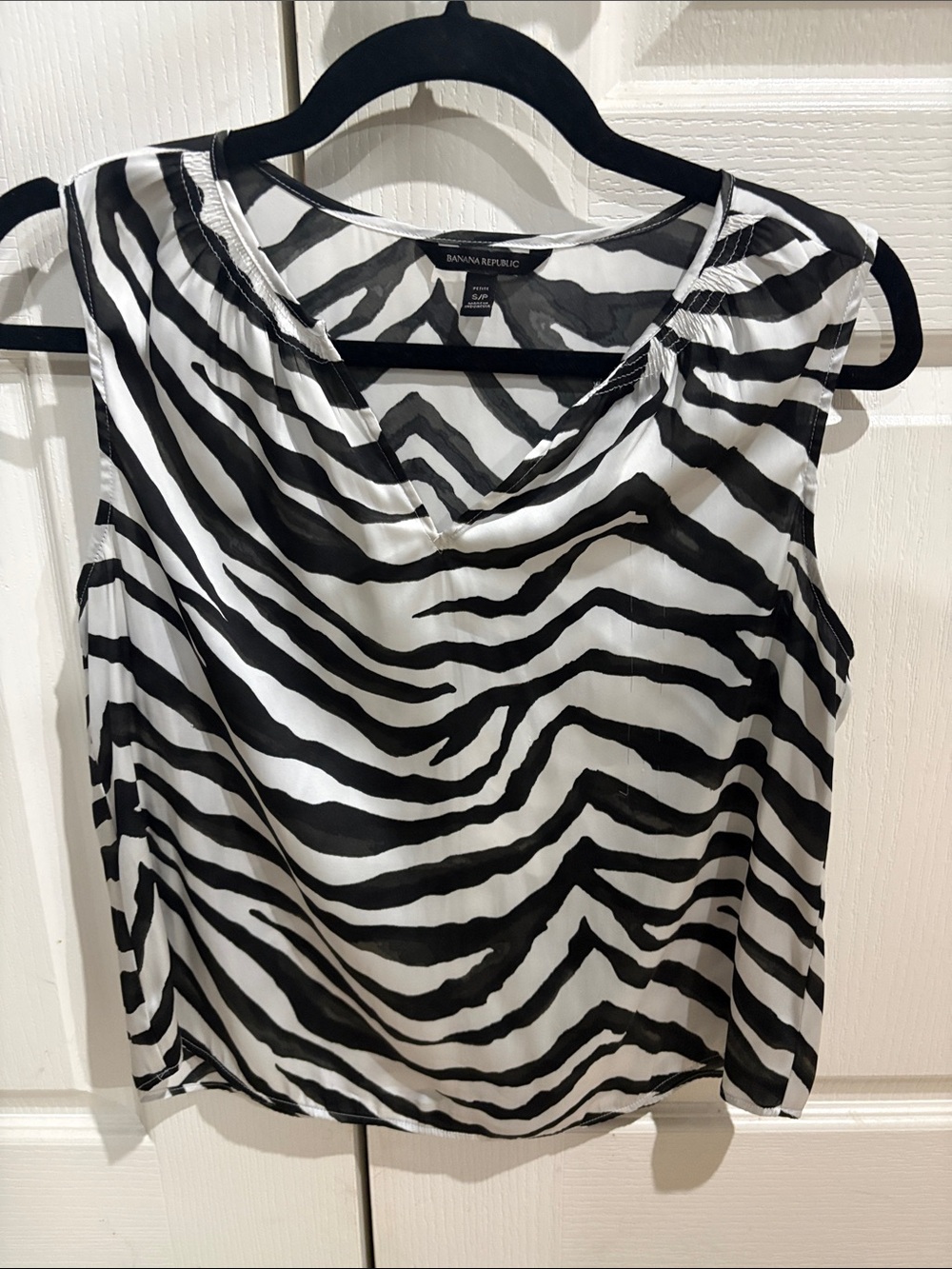 Banana Republic Black & White Zebra-Print V-Neck Sleeveless Top